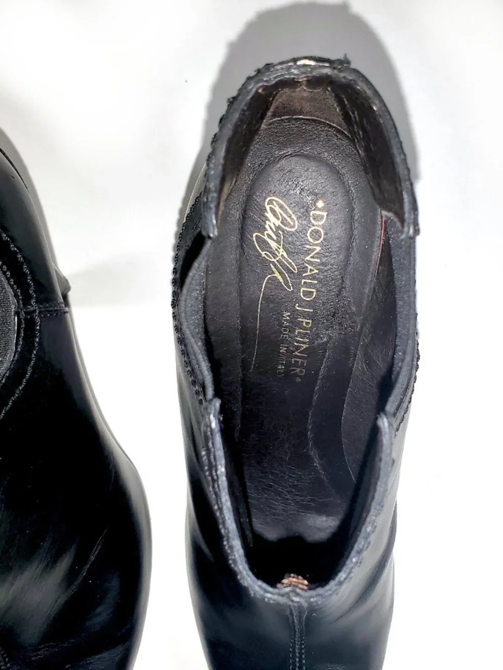 Donald J Pliner Black Leather Heeled Chelsea Ankle Booties (Size 7M)
